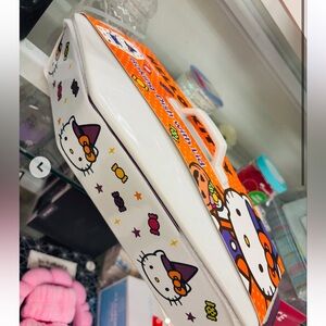 Hello Kitty Halloween coffin with led